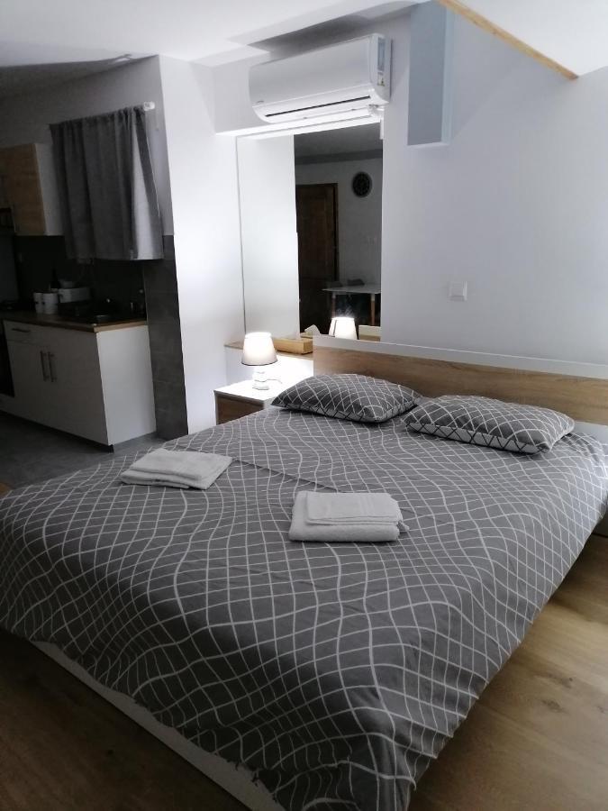 Natural Oak By Emmelia Group *